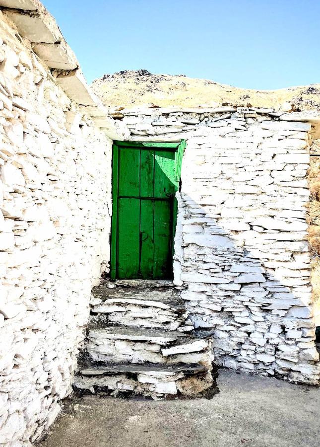 La Casa De La Bombilla Verde Trevélez Exteriér fotografie