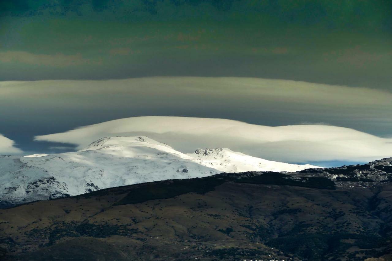 La Casa De La Bombilla Verde Trevélez Exteriér fotografie