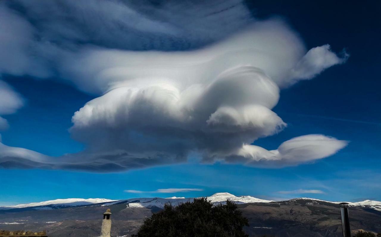 La Casa De La Bombilla Verde Trevélez Exteriér fotografie